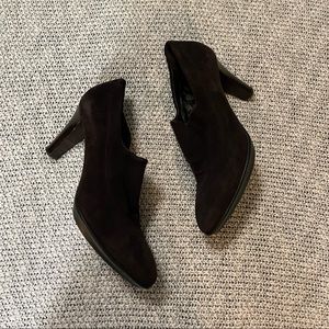 Aquatalia brown booties size 9.5